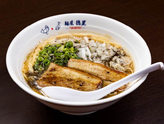 焦がしニンニク濃厚煮干しそば